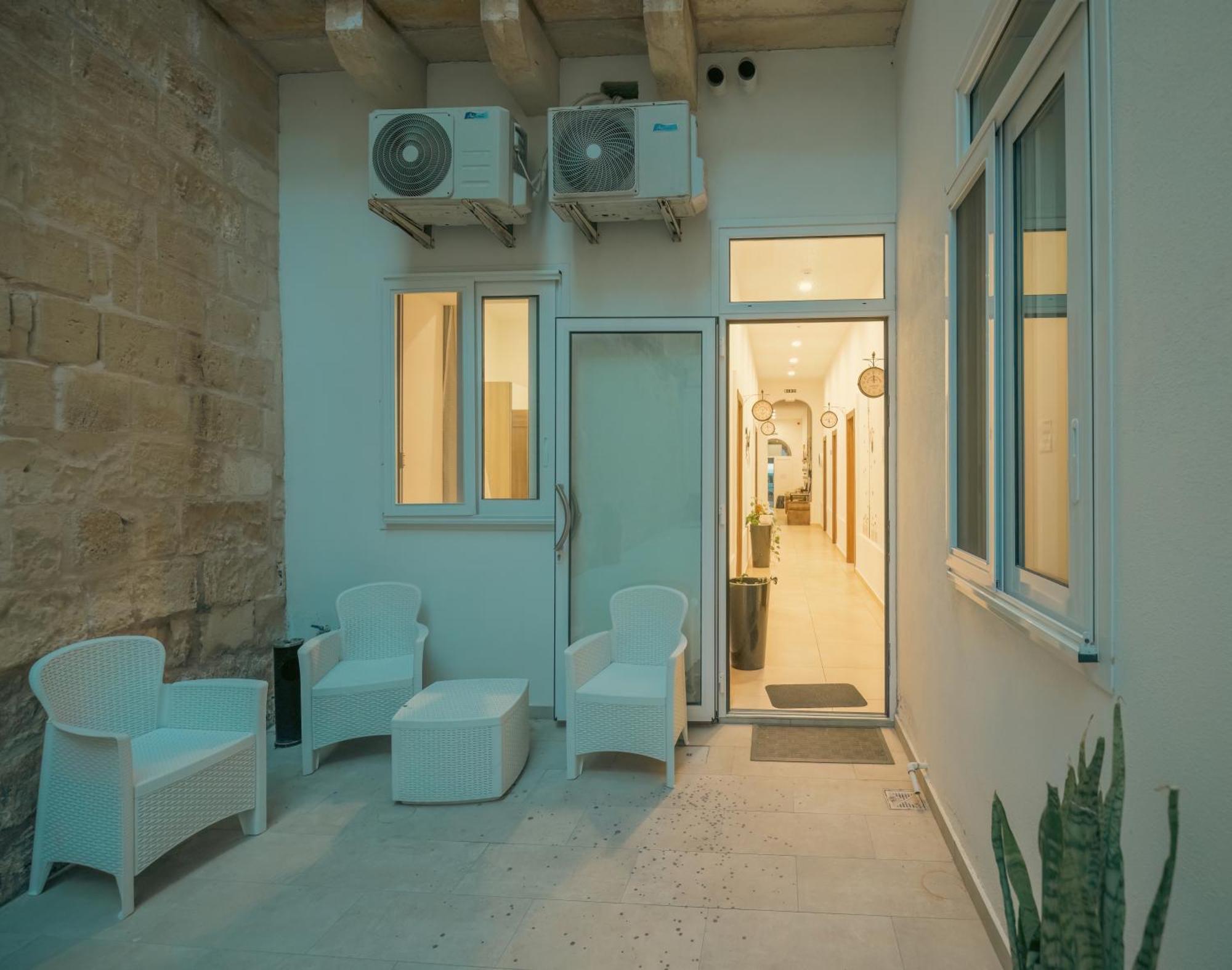 Sliema Central O'Clock Malta Exterior photo